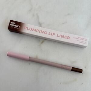 Kylie Cosmetics Plumping Lip Liner Crayon in 635 Pecan